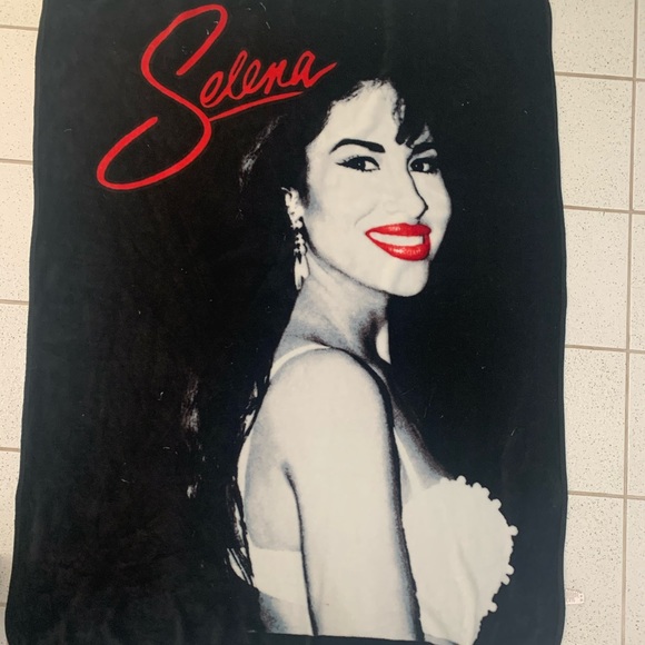 Hot Topic Bedding Rare Selena Micro Plush Plush Throw Blanket 5x60